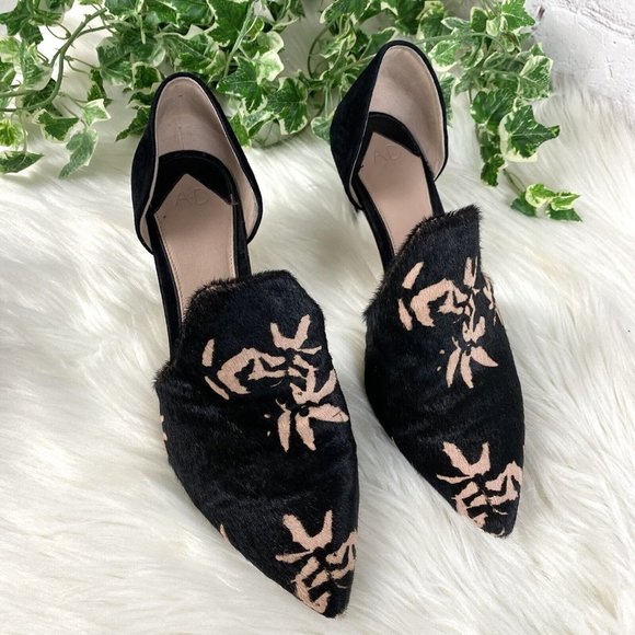 Chic Black and Tan Patterned Heels - Picture 3 of 12